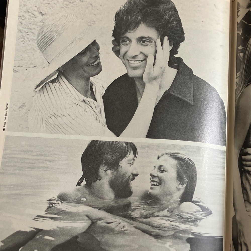 US Magazine Special Photo Issue - Beige & Multicolor Cover - Picture 5 of 5